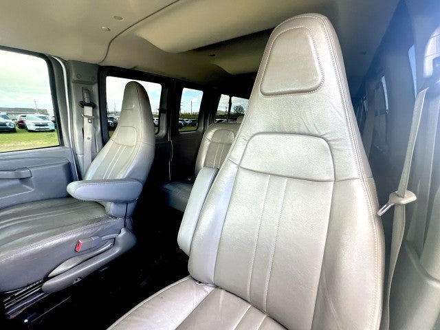 2016 Chevrolet Express Passenger 3500 LS