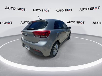 2022 Kia Rio 5-Door S