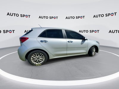 2022 Kia Rio 5-Door S