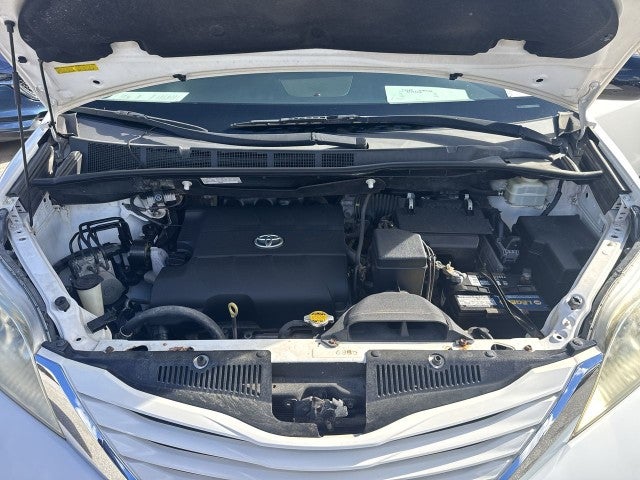 2016 Toyota Sienna LE AAS