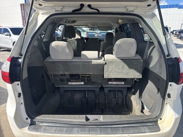 2016 Toyota Sienna LE AAS