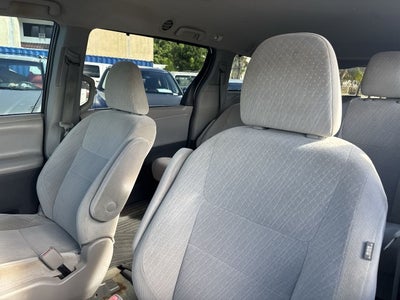2016 Toyota Sienna LE AAS