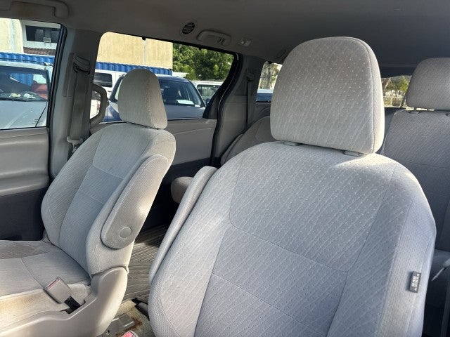 2016 Toyota Sienna LE AAS