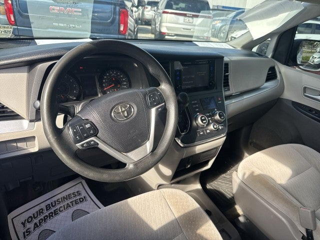 2016 Toyota Sienna LE AAS
