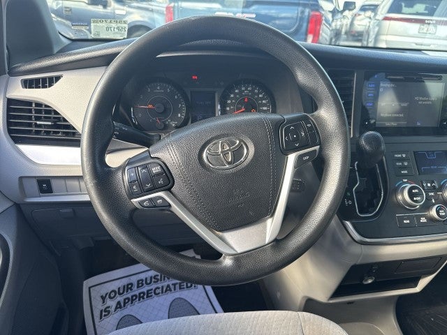 2016 Toyota Sienna LE AAS