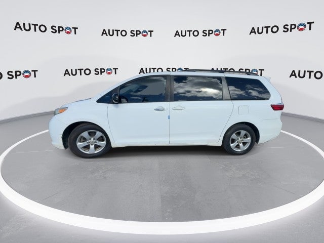 2016 Toyota Sienna LE AAS