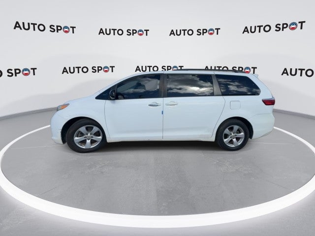 2016 Toyota Sienna LE AAS