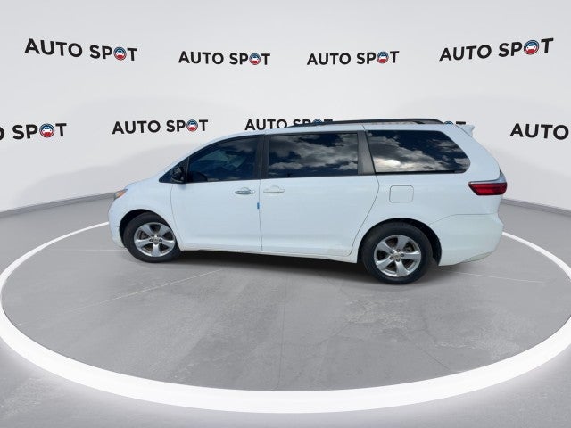 2016 Toyota Sienna LE AAS