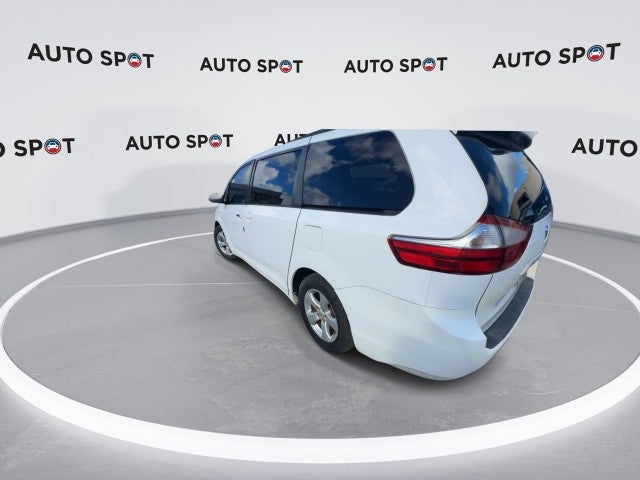 2016 Toyota Sienna LE AAS