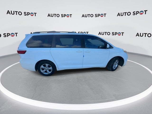 2016 Toyota Sienna LE AAS
