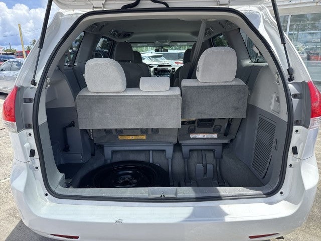 2014 Toyota Sienna LE AAS