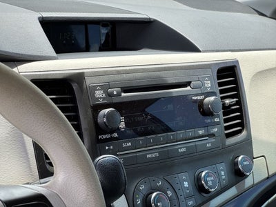 2014 Toyota Sienna LE AAS