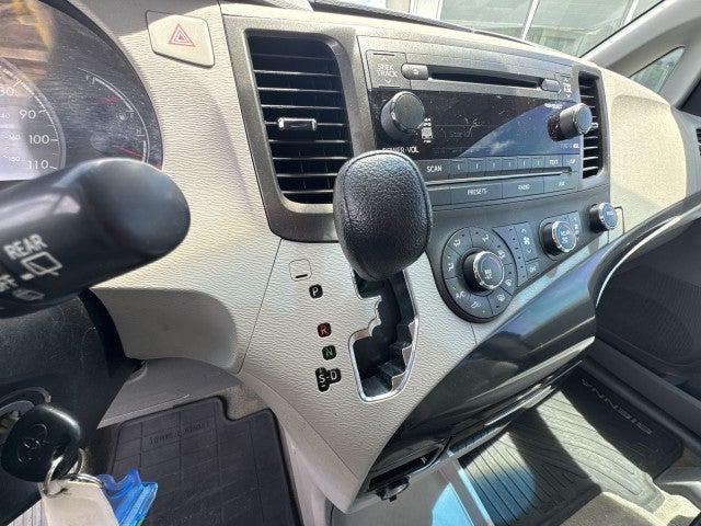 2014 Toyota Sienna LE AAS