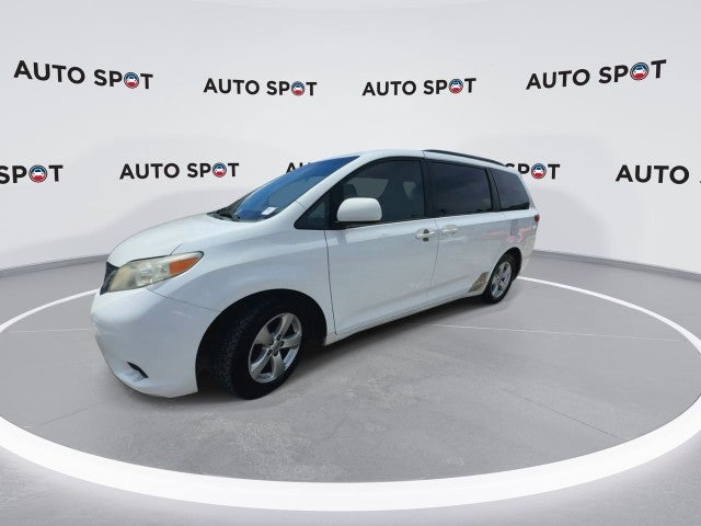 2014 Toyota Sienna LE AAS