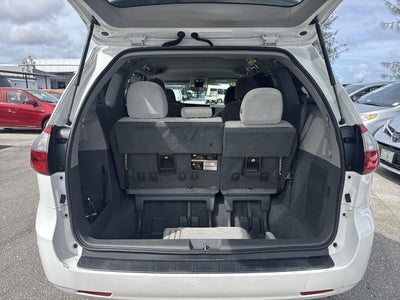 2020 Toyota Sienna LE Auto Access Seat