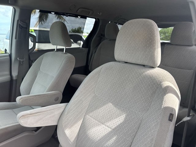 2020 Toyota Sienna LE Auto Access Seat