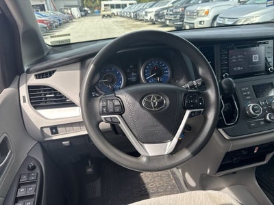 2020 Toyota Sienna LE Auto Access Seat