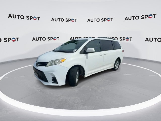 2020 Toyota Sienna LE Auto Access Seat