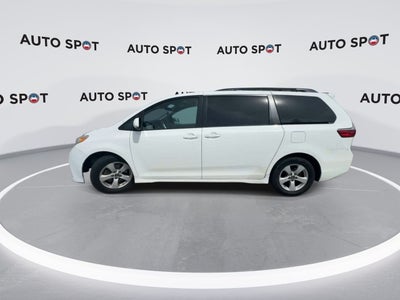 2020 Toyota Sienna LE Auto Access Seat