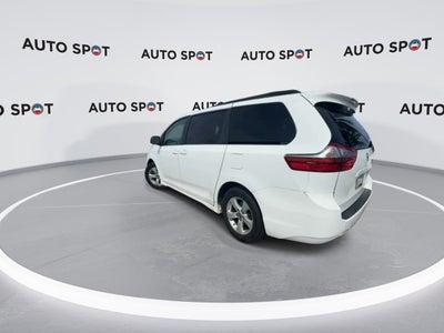 2020 Toyota Sienna LE Auto Access Seat