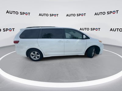 2020 Toyota Sienna LE Auto Access Seat