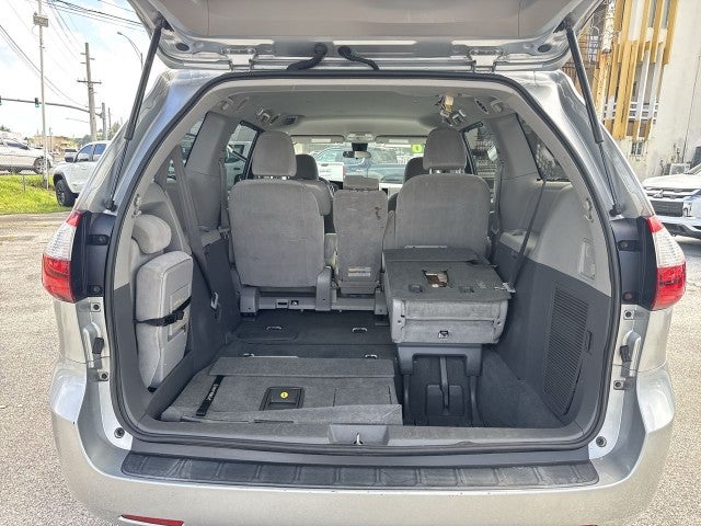 2020 Toyota Sienna LE Auto Access Seat