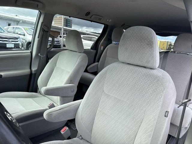 2020 Toyota Sienna LE Auto Access Seat