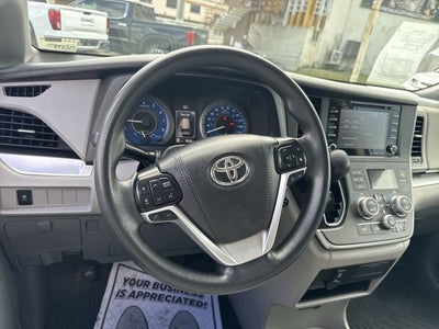 2020 Toyota Sienna LE Auto Access Seat