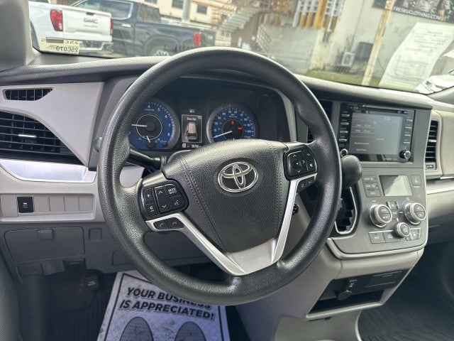 2020 Toyota Sienna LE Auto Access Seat