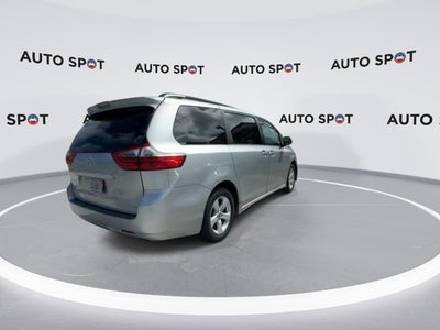 2020 Toyota Sienna LE Auto Access Seat