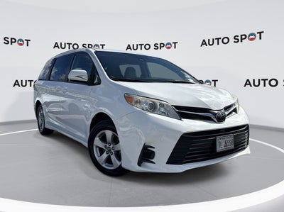 2020 Toyota Sienna LE Auto Access Seat