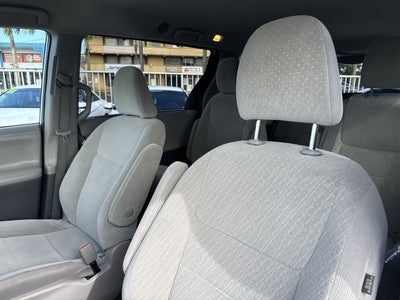 2020 Toyota Sienna LE Auto Access Seat