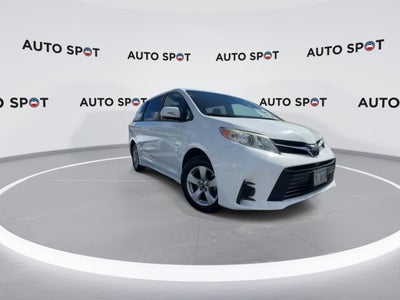 2020 Toyota Sienna LE Auto Access Seat