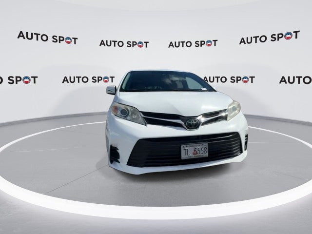 2020 Toyota Sienna LE Auto Access Seat