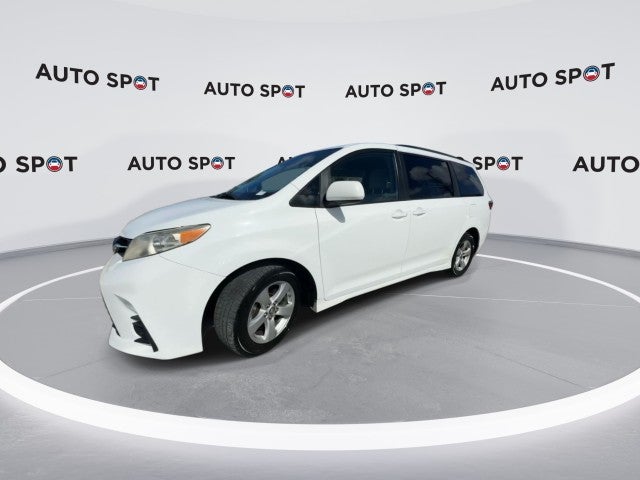 2020 Toyota Sienna LE Auto Access Seat