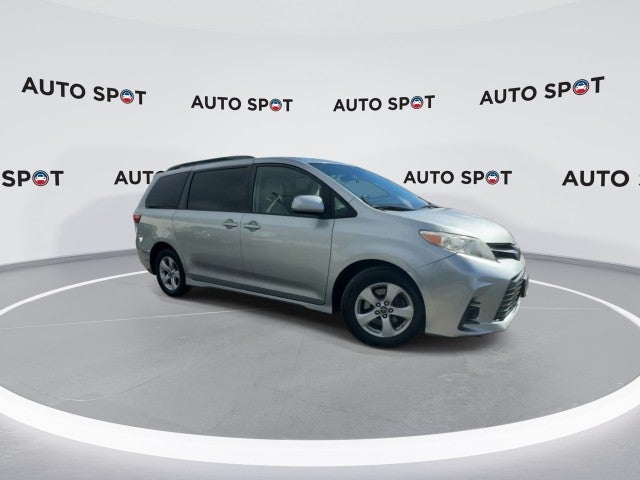 2020 Toyota Sienna LE Auto Access Seat
