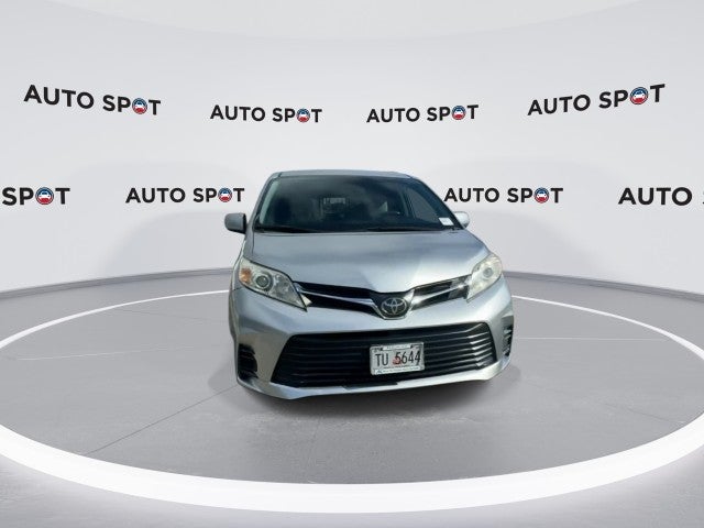 2020 Toyota Sienna LE Auto Access Seat