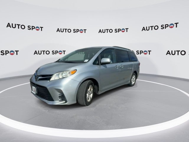 2020 Toyota Sienna LE Auto Access Seat