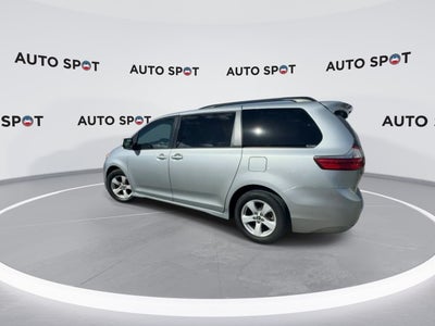 2020 Toyota Sienna LE Auto Access Seat