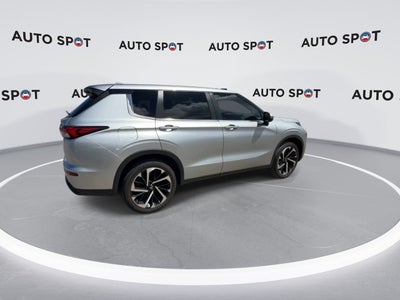2022 Mitsubishi Outlander ES