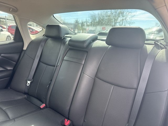2016 INFINITI Q70L 4dr Sdn V6 RWD