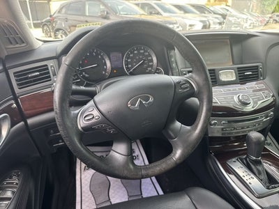 2016 INFINITI Q70L 4dr Sdn V6 RWD