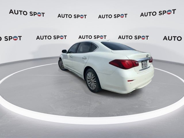 2016 INFINITI Q70L 4dr Sdn V6 RWD