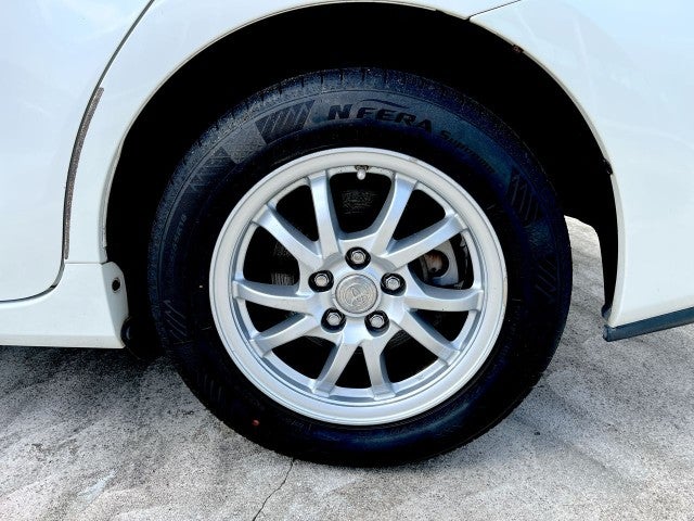 2016 Toyota Prius v Two