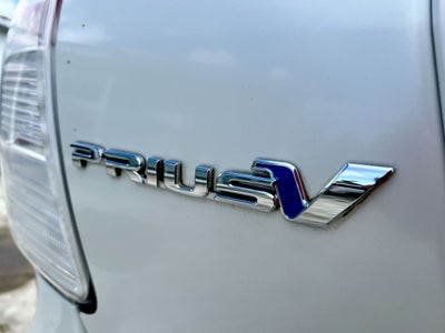 2016 Toyota Prius v Two