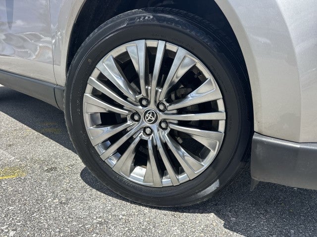 2024 Toyota Venza LE