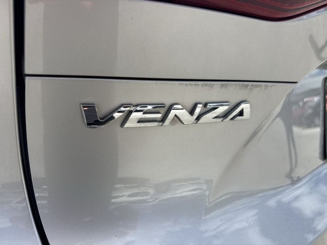 2024 Toyota Venza LE