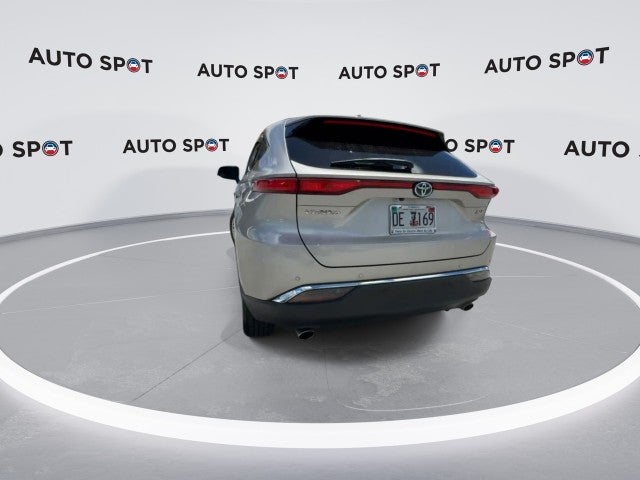 2024 Toyota Venza LE