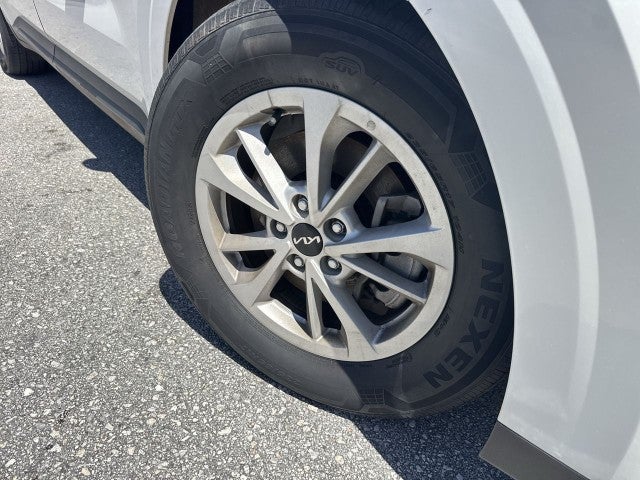 2023 Kia Carnival LX