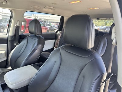 2023 Kia Carnival LX